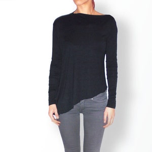 Asymmetric Minimalist Jersey Women&#39;s Top, Women Slouchy Shirt, Designer Oversized T-shirt