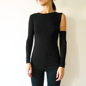 Zwarte jersey getailleerde asymmetrische damestop met één mouw en handschoen, feesttop, minimalistische designer zwarte top, cadeau voor haar