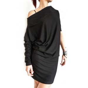 Off The Shoulder Asymmetric Black Women's Dress, One Shouder Oversized Jersey Women Oversized Tunic