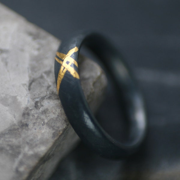 Anello Keum Boo X in argento sterling ossidato e oro 24 carati, fede nuziale alternativa unisex in stile gotico