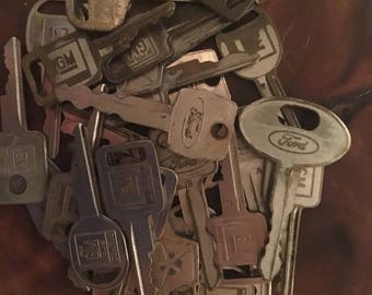 10 Vintage Car Keys