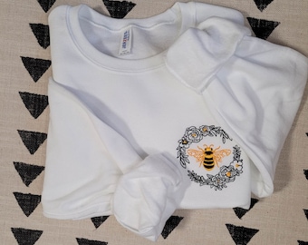 Floral Bee Embroidery Crewneck Sweatshirt - Save the Bees