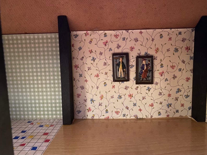 SIO - Maison De Poupées Vintage Poppenhuis Van Sio Compleet Ingericht 101 Delig 1950 1960 Pays Bas