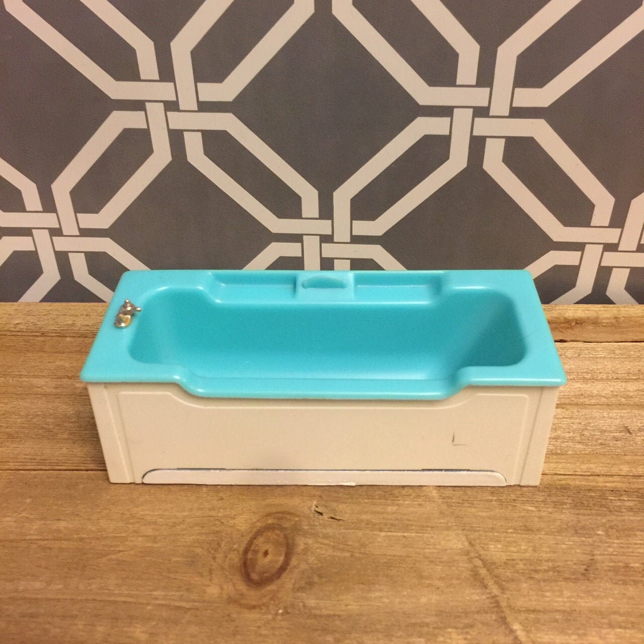 Vintage TRI-ANG Spot-on Turquoise Bathtub | 1960s Triang