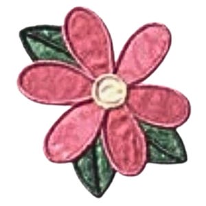 Könnte beinhalten: Ein blumenförmiger Stoffaufnäher mit fünf abgerundeten rosa Blütenblättern, einem weißen kreisförmigen Mittelpunkt und zwei dunkelgrünen Blättern im Hintergrund, alles mit einer gestickten Umrandung versehen.