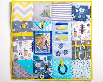 Baby Sensory Activity Mat: Tummy Time Toy with Photo Pocket, Toddler fine motor skills quilt, Baby shower gift