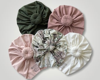 Bamboe Peony Floral Headwrap Hat, pasgeboren tulband, peuter topknoop, eerste outfit, baby tulbanden, baby shower cadeau-ideeën, pasgeboren outfit set