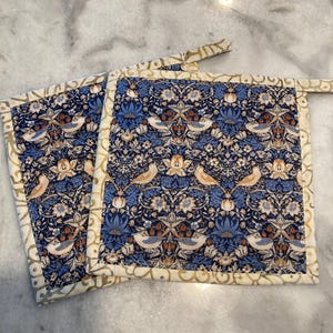 Pot Holders, Set of 2, Blue Pot Holders, Kitchen Potholders, Handmade Potholders, Quilted Pot Holders, Oven Mitts, Quilting Fabric, Hot pads