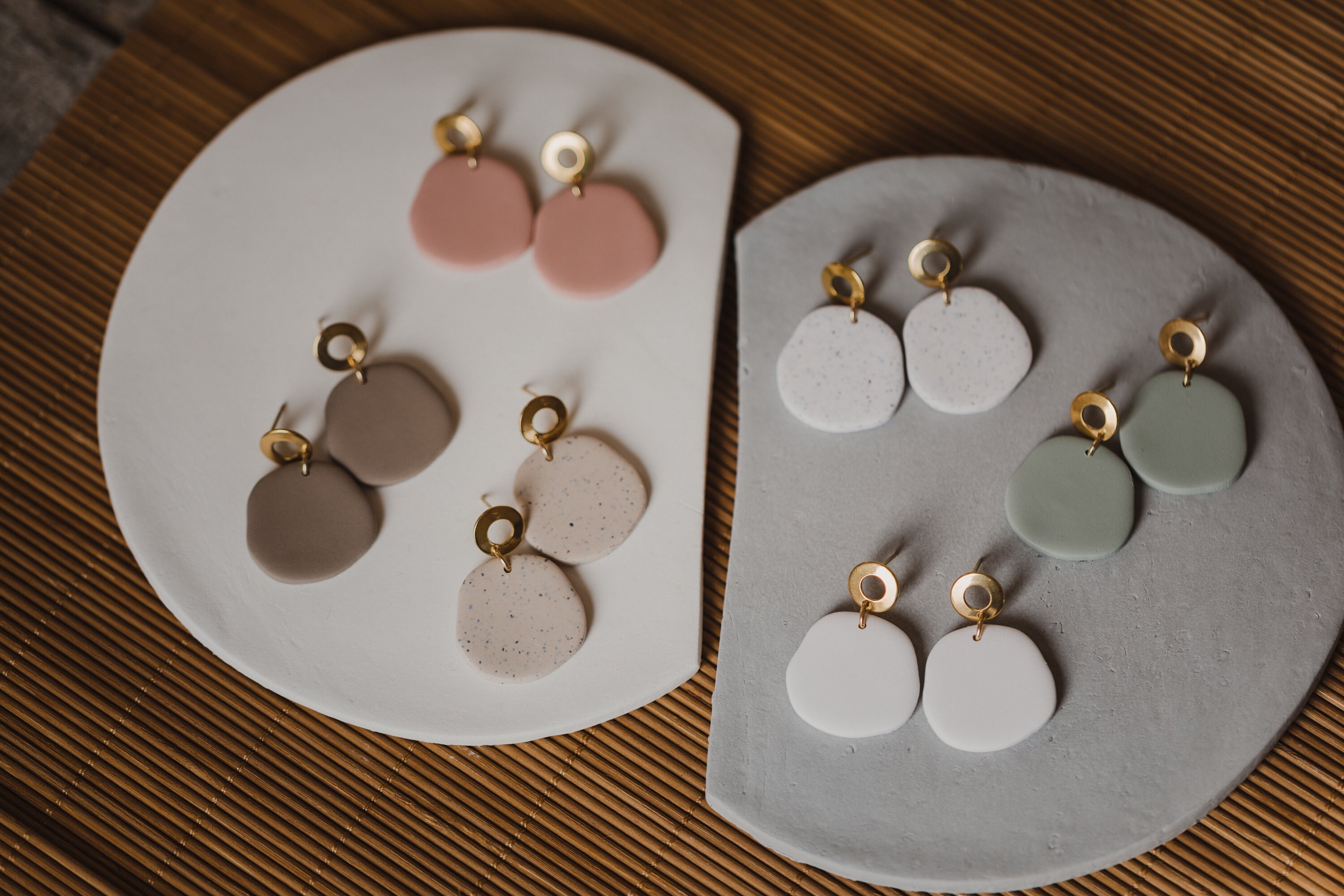 Polymer Clay Ohrringe, STONE, Ohrringe, Clay Ohrringe, handgefertigt, weiß, beige gesprenkelt