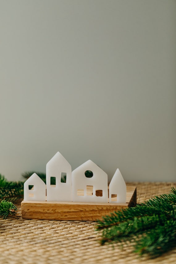 Lichthäuser aus Polymer Ton mit Kerzenständer aus Eichenholz // Lichthaus mit Kerzenständer // Weihnachtsgeschenk // Adventsdekoration