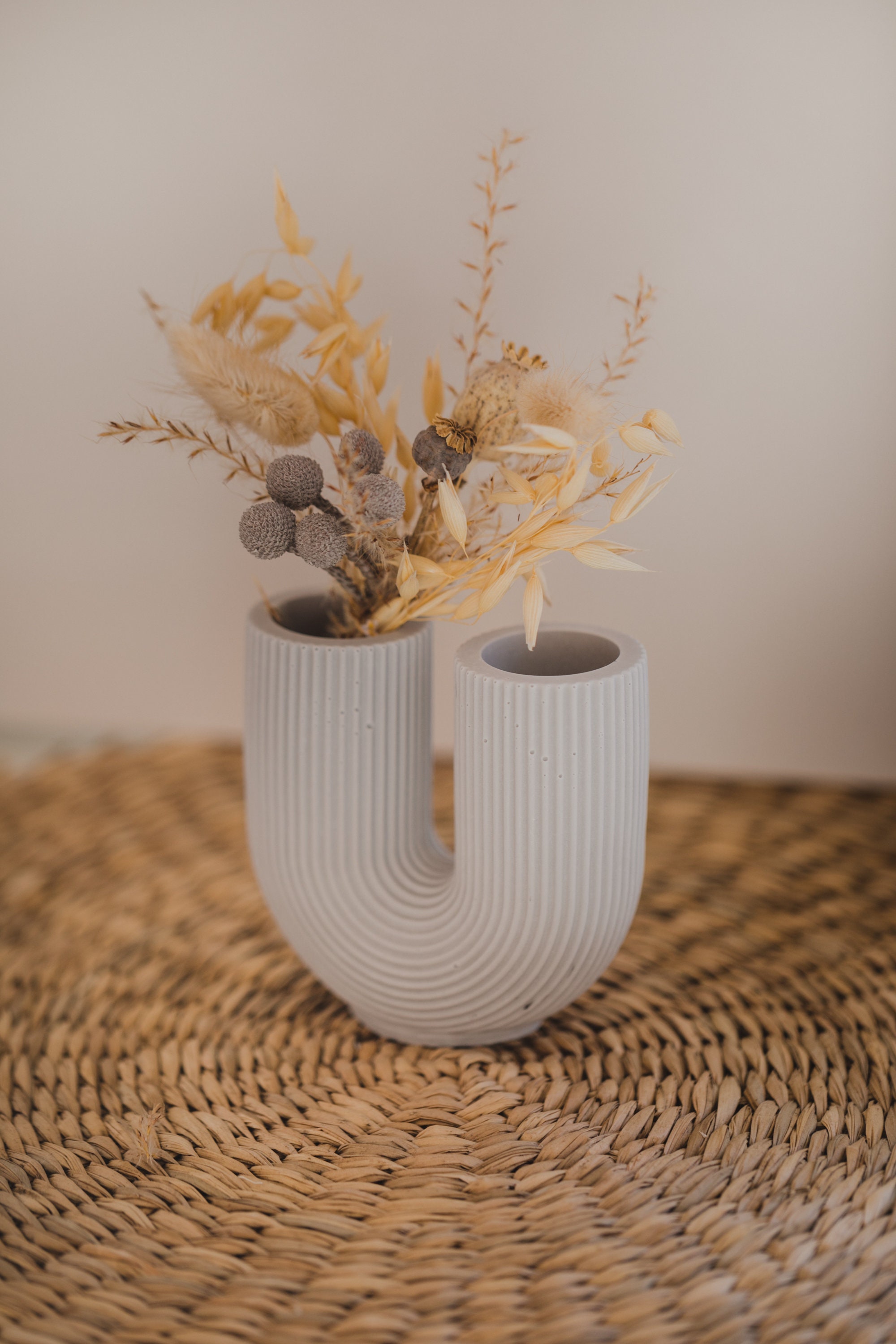Nordic Design Vase // grey purple vase // ushaped vase // Jesmonite