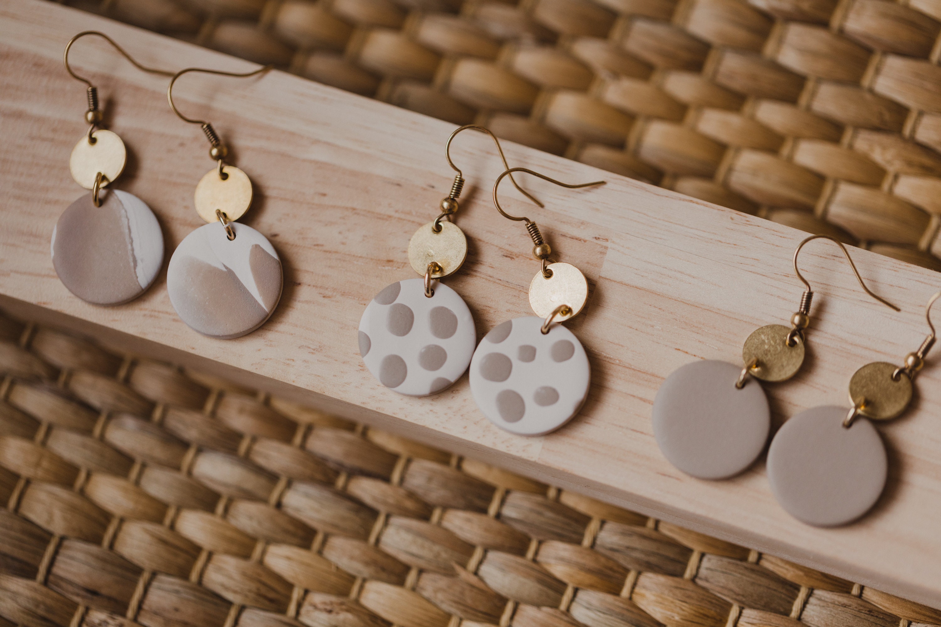 Polymer Clay Ohrringe, Ohrhänger, Ohrringe, Clay Ohrringe, Ton Ohrringe, Messing, creme