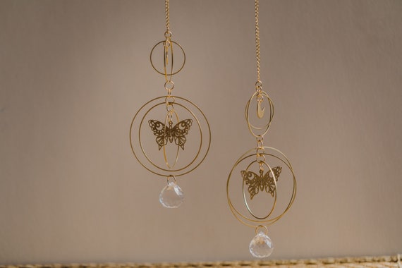 golden butterfly sun catcher // boho sun catcher // brass mobile // brass wall hanging // glas crystal rainbow maker  // brass light catcher
