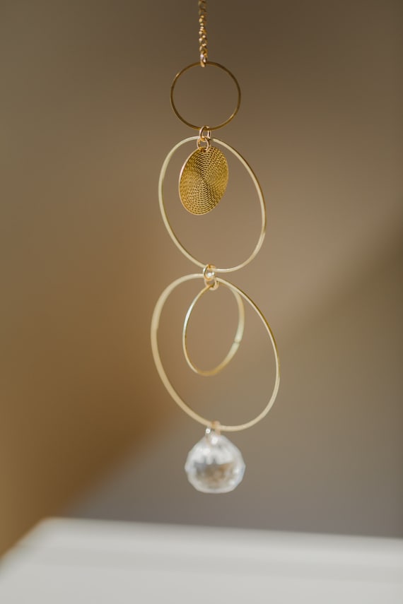 round golden sun catcher // boho sun catcher // brass mobile // brass wall hanging // glas crystal rainbow maker  // brass light catcher