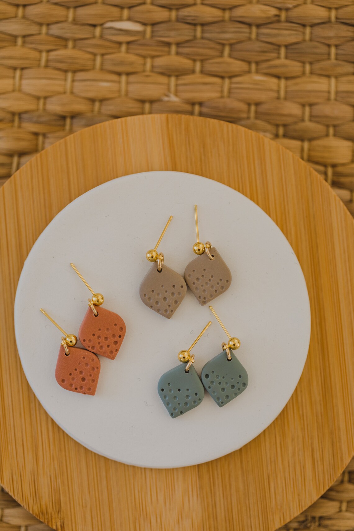 Pendientes de arcilla polimérica Pendientes Gotas pequeñas | Etsy