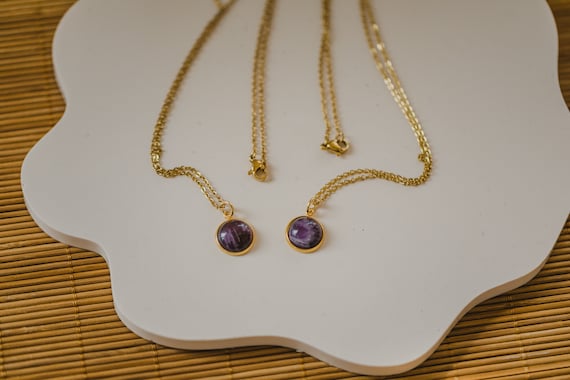 lila Amethyst Halskette // Halskette lila Amethyst Edelstein // Edelstahl Goldkette mit Amethystanhänger // runder lila Amethyst Halskette