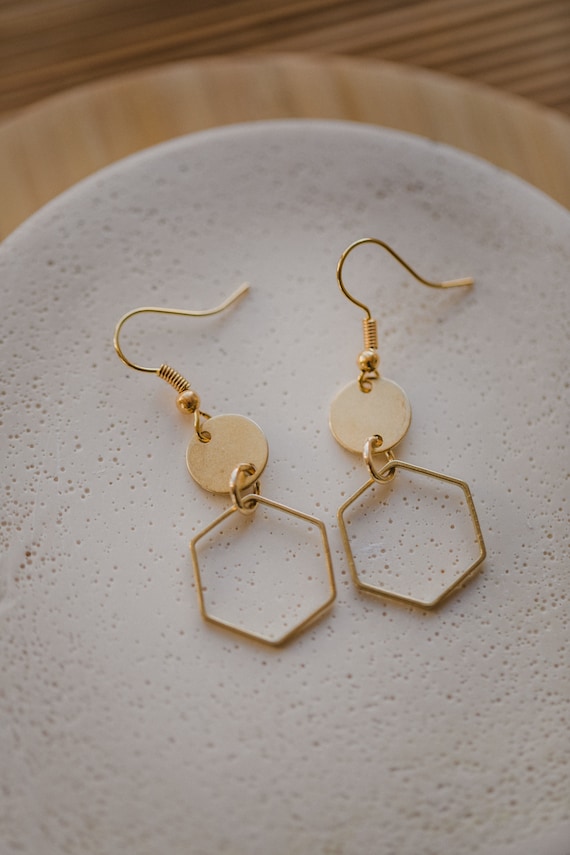 golden brass earings // leightweight earrings // round earring // gold flower earrings // golden brass earrings // hexagon earrings