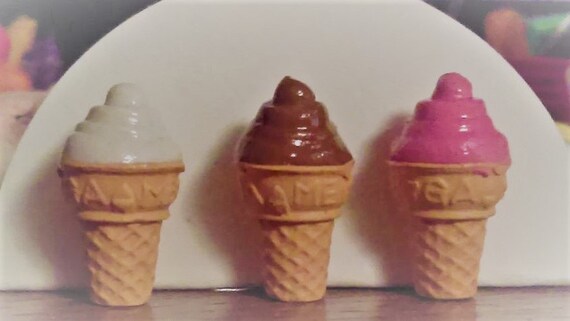 Strawberry: DOLLHOUSE 1:12 Miniature Set of 3 Soft Serve Cones Vanilla Choc