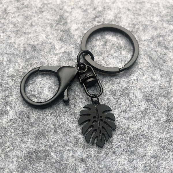 Keychain with Monstera charm, small metal leaf in various colors, keyring options in black, silver, gold, rose gold or rainbow