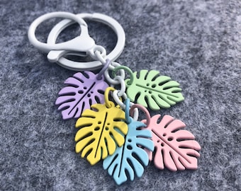 Porte-clés Pastel Monstera avec cinq petites breloques en feuilles de métal, couleurs personnalisables, accessoire porte-clés amoureux des plantes