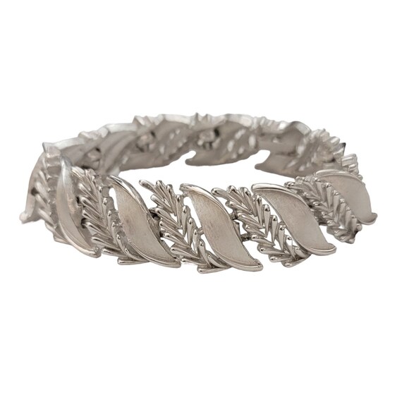 Trifari Crown Over T Vintage  Silver Tone Leaf Fern Link Bracelet 6.5”, Signed K471