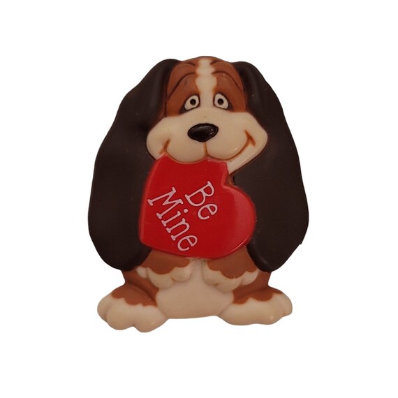 1986 Hallmark Basset Hound Dog Be Mine Valentine's Day Heart Pin E142