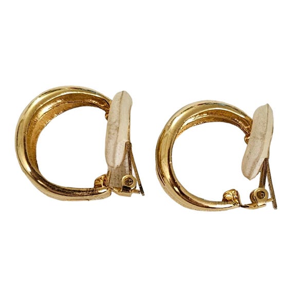 Gold Tone Chunky Ribbed Hoop Clip On Earrings L239