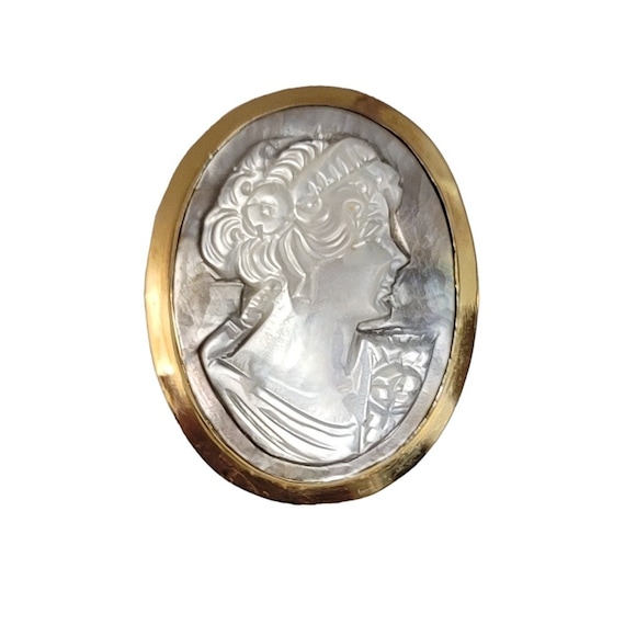 18K Yellow Gold Shell Carved Cameo, Right Facing Brooch, Pendant E37