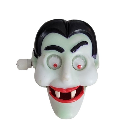 1987 Hallmark Working Wind Up Googly Eyes Vampire Dracula C-Clasp Pin, Signed K424