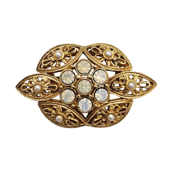 Sarah Coventry Gold Tone Filigree Round Floral Leaf Faux Pearl Rhinestone Brooch, Signed