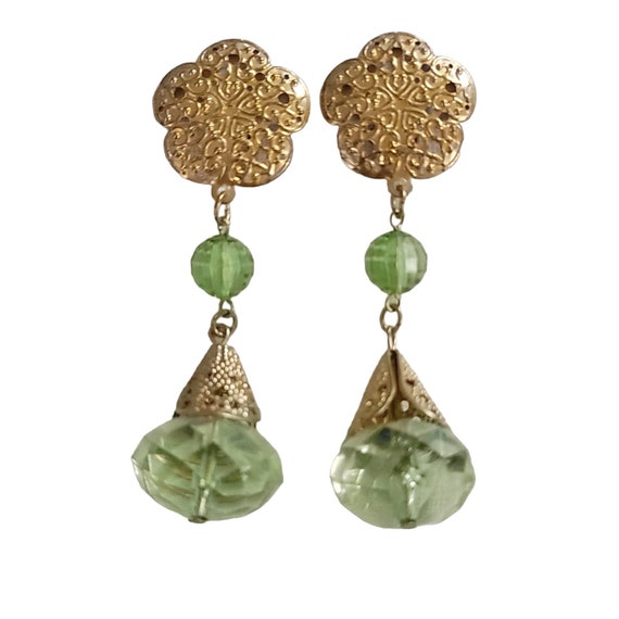 Gold Tone Filigree Green Faceted Plastic Ball Drop Dangle Clip On Earrings, K911