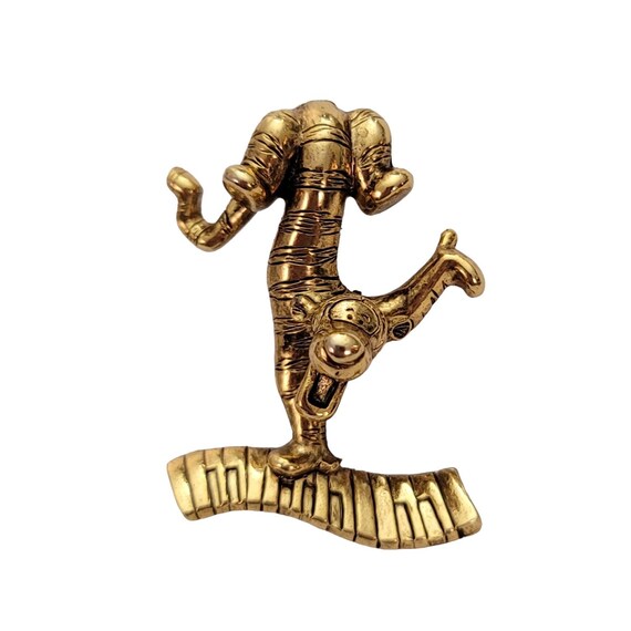 Disney Gold Tone Tigger Singing Piano Playing Brooch Pin, Disney E251