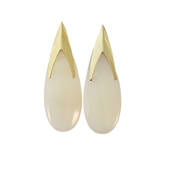 14K Yellow Gold Tear Drop Shell Post Earrings L175