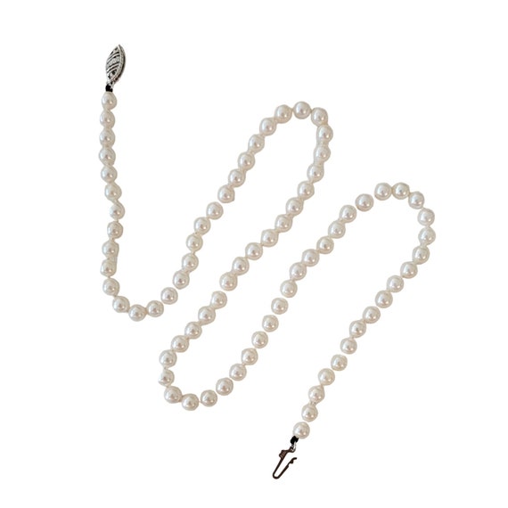 14K White Gold Knotted Pearl Strand Necklace 16.75" Long, L176