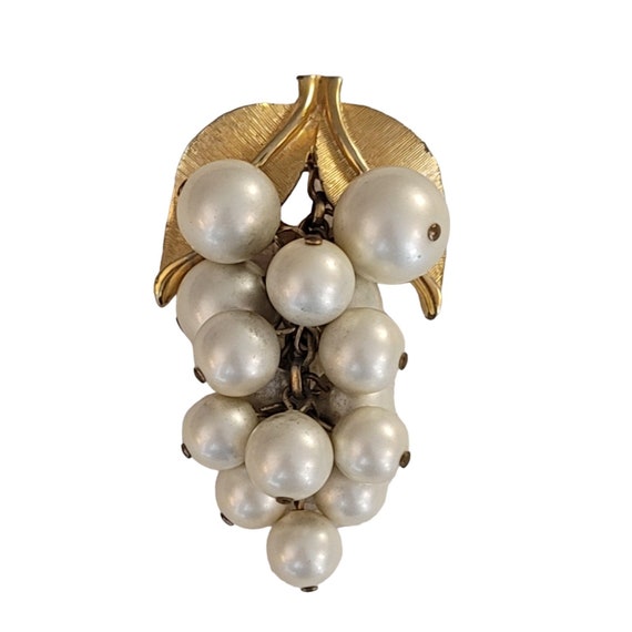 Gold Tone Leaf Faux Pearl Grape Cluster, Dangle Brooch, Pendant 2.5” L K954