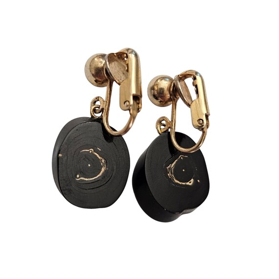 Black Coral Gold Tone Clip On Earrings J92