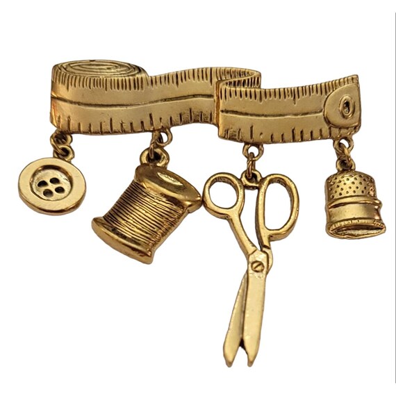 1928 Brand Measure Tape Thread Scissors Sewing Bar Charm Brooch K699