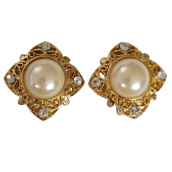 Gold Tone Square Faux Pearl Center Clear Rhinestone Filigree Style Clip-On Earrings E04