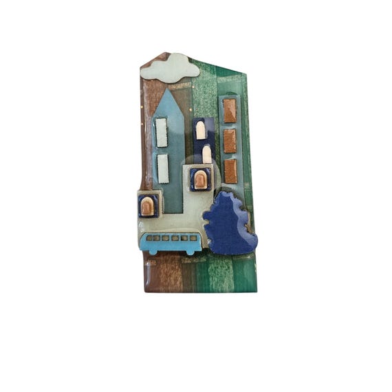 Lucinda House Sky Scraper Cityscape Bus Pin J833
