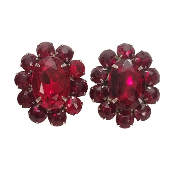 Red Prong Set Rhinestone Round Cluster Clip-On Earrings E206