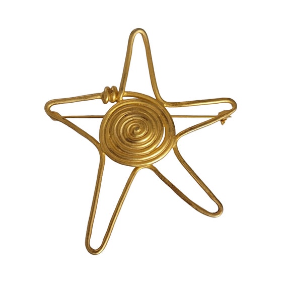 Matte Gold Tone Swirl Center Modernist Open Star Brooch E27