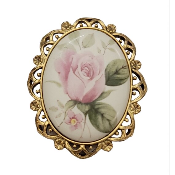 1928 Brand Rose Ceramic Cameo Style Brooch Pin K344