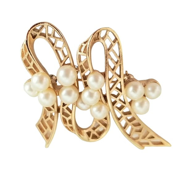 Trifari Gold Tone Lattice Ribbon, Faux Pearl Brooch, Signed M445