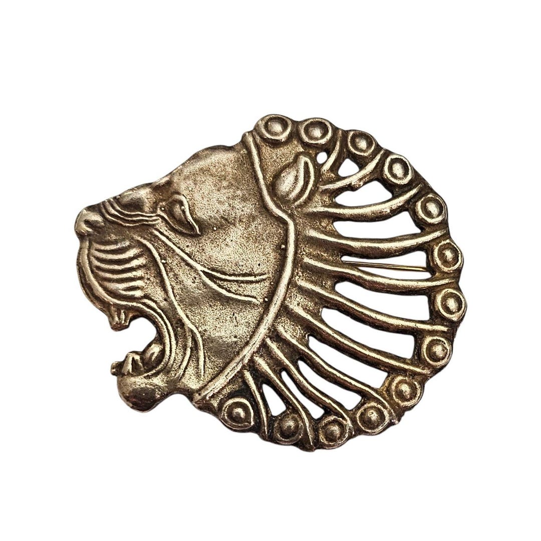 The Metropolitan Museum of Art Lion Repro Brooch Signed, J64 - Etsy