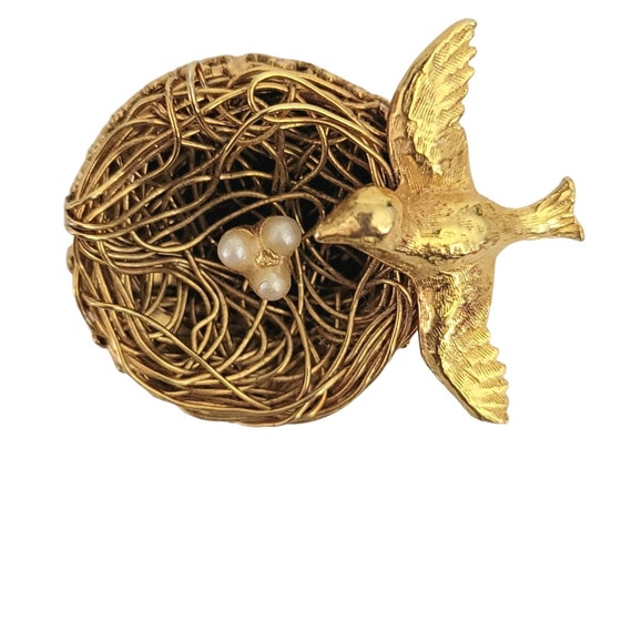 Jeanne Gold Tone Faux Pearl Eggs Bird's Nest Pin, Signed M305