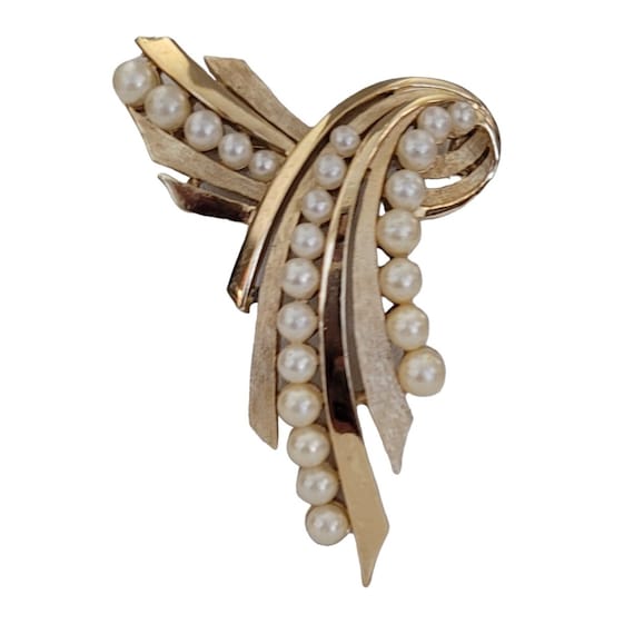 Trifari Crown Over T Gold Tone Faux Pearl Ribbon Brooch, Signed K620