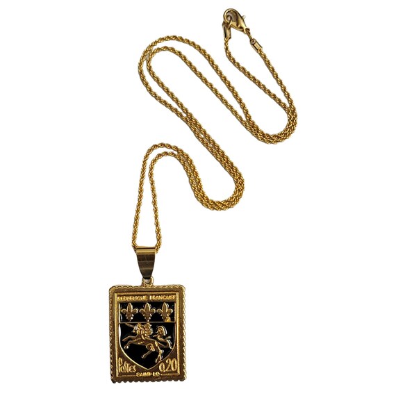 Joan rivers deals gold necklace