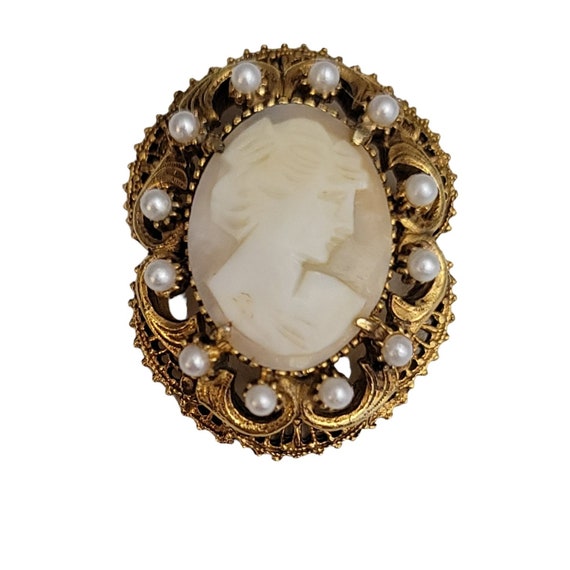 Florenza Gold Tone Carved Shell Cameo Pendant Brooch, Signed M494