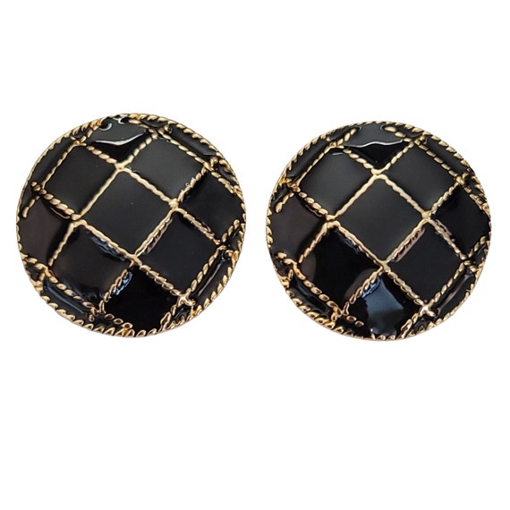 Gold Tone Black Enamel Round Clip On Earrings K742