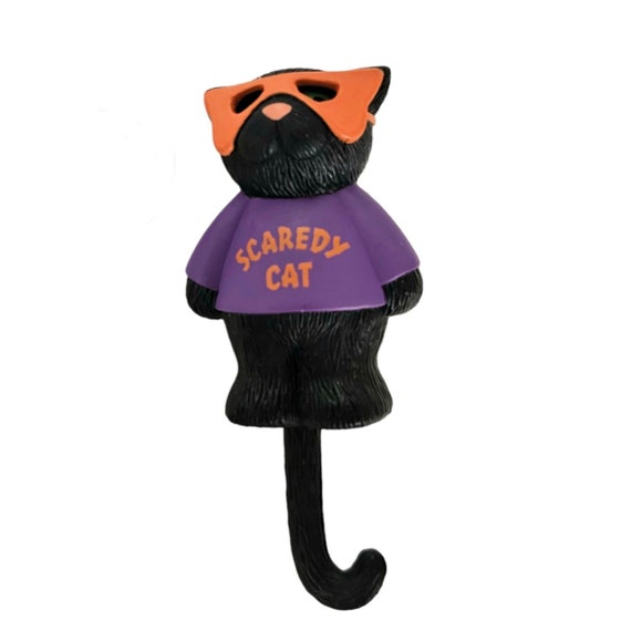 Hallmark Articulated Scaredy Cat in Mask Pin, Vintage L137
